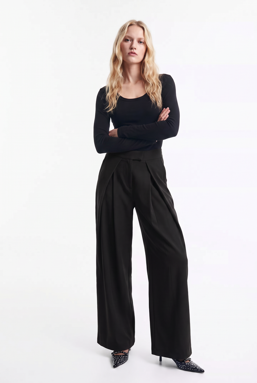 Pantalón  con pinzas cruzadas