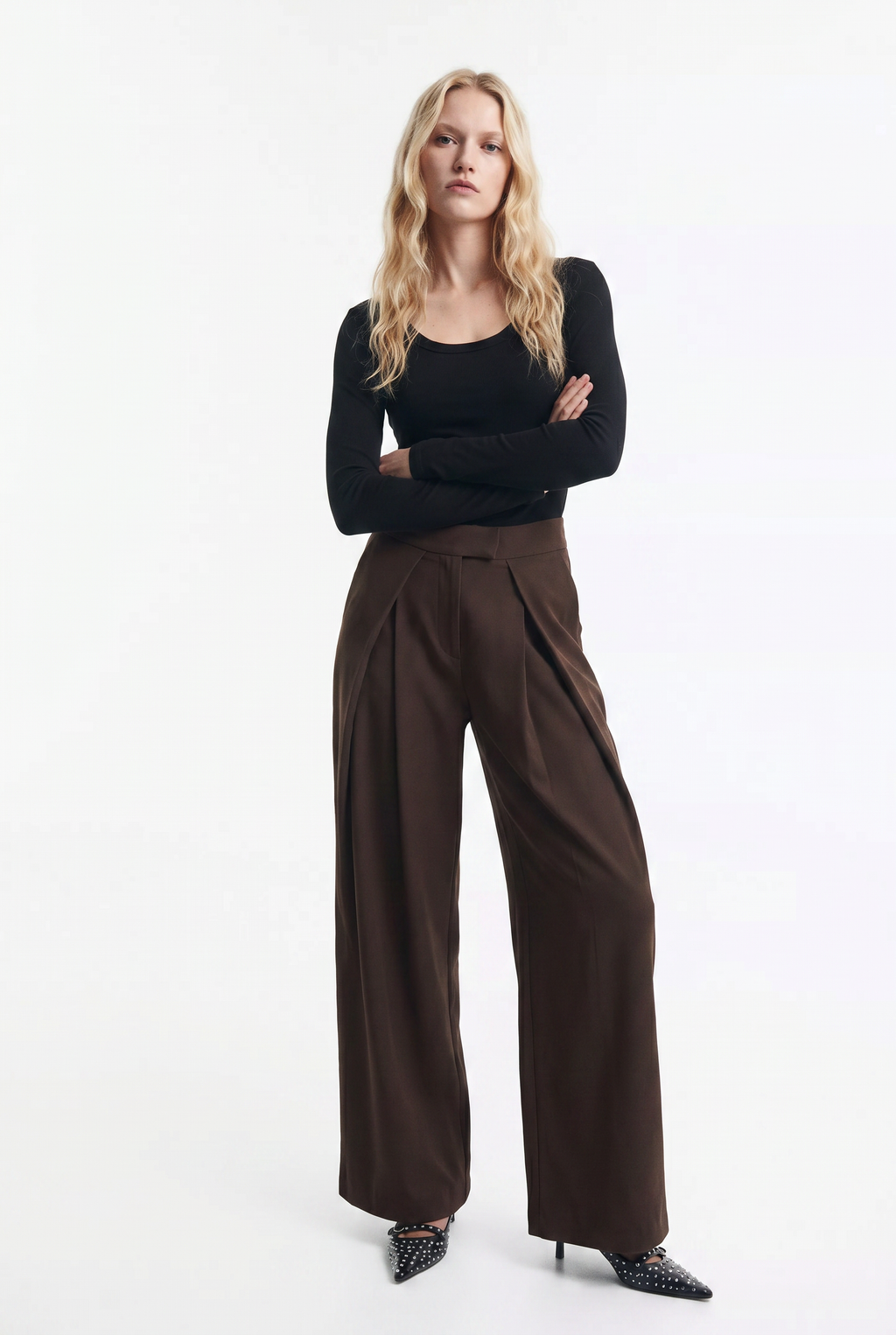 Pantalón  con pinzas cruzadas