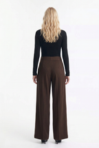 Pantalón  con pinzas cruzadas