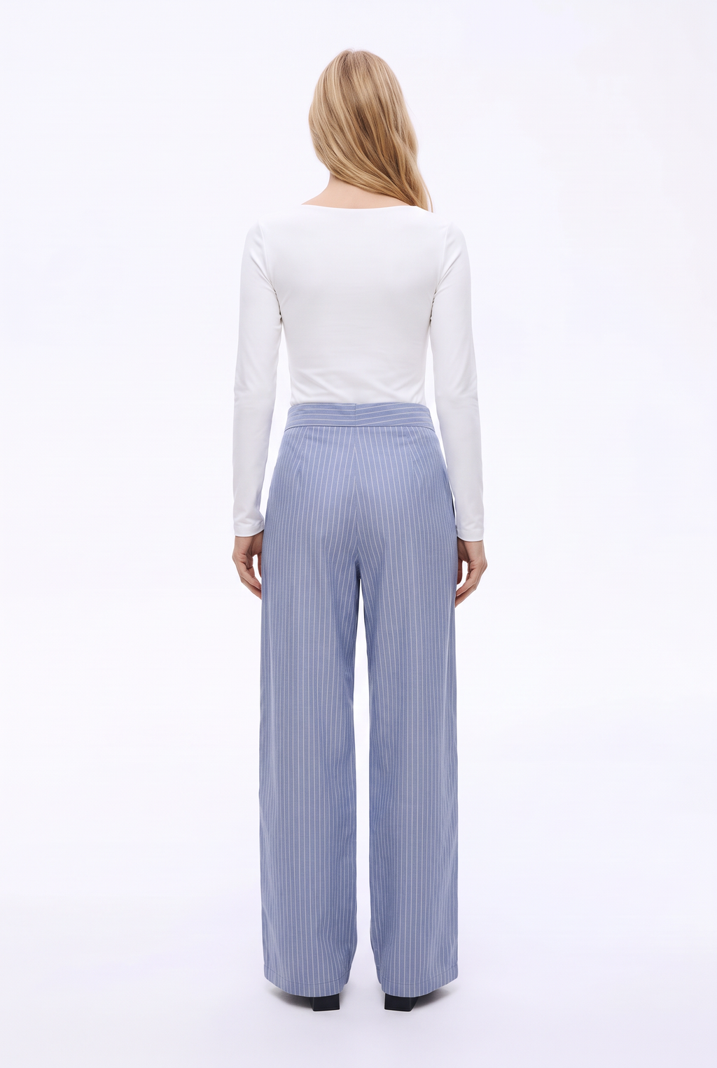Pantalón de Rayas con Pinzas Frontales