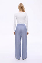 Pantalón de Rayas con Pinzas Frontales