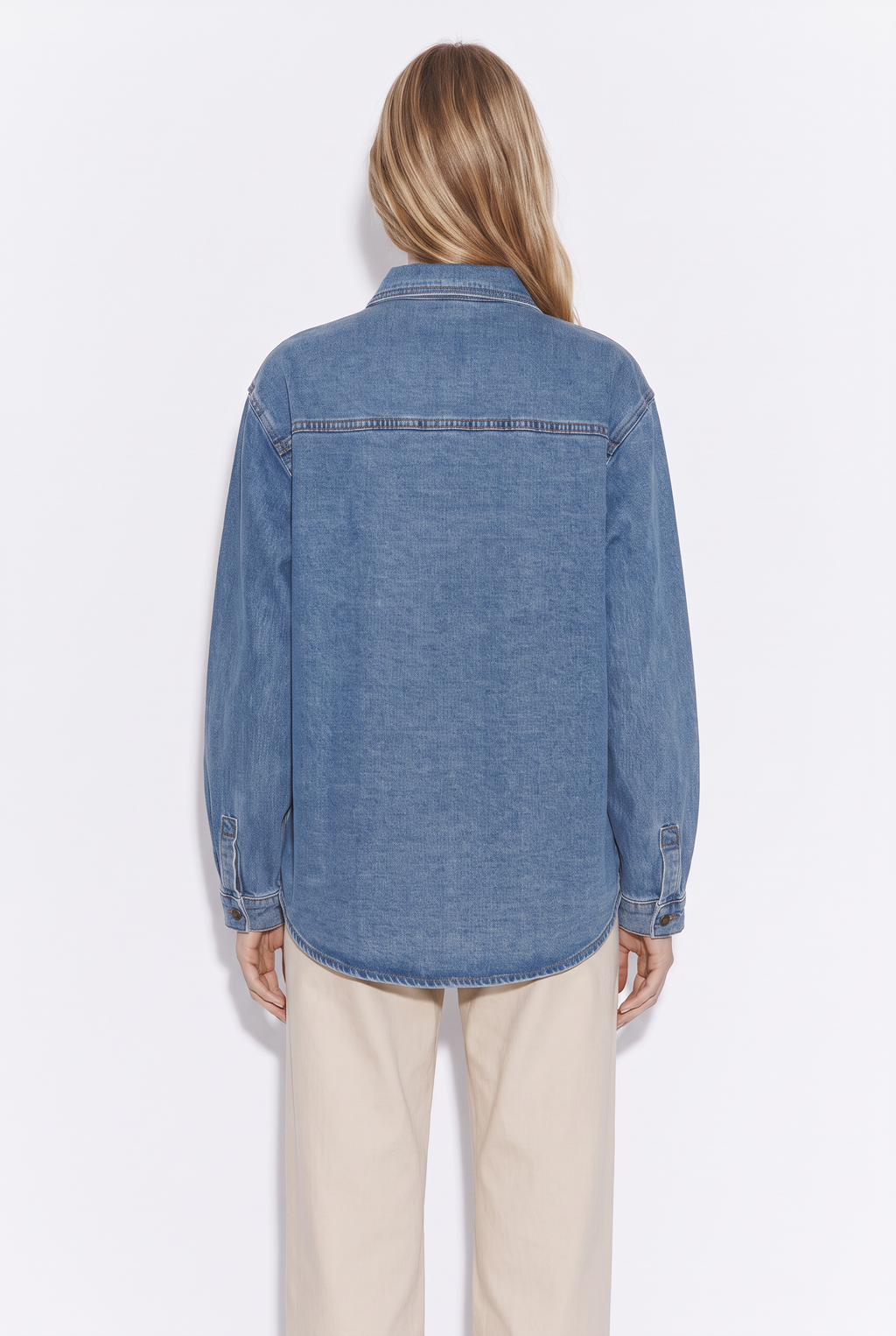 Camisa de Jeans Oversize con Broches Metálicos