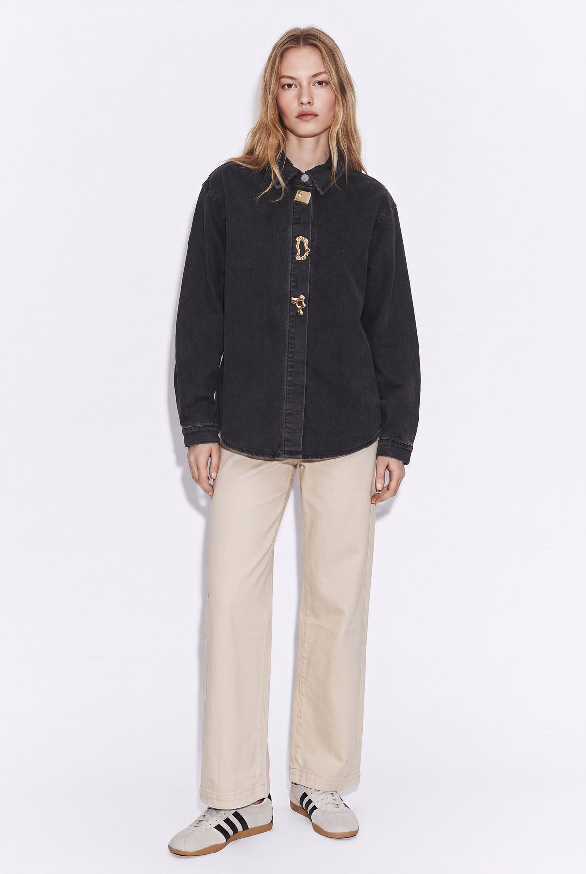 Camisa de Jeans Oversize con Broches Metálicos
