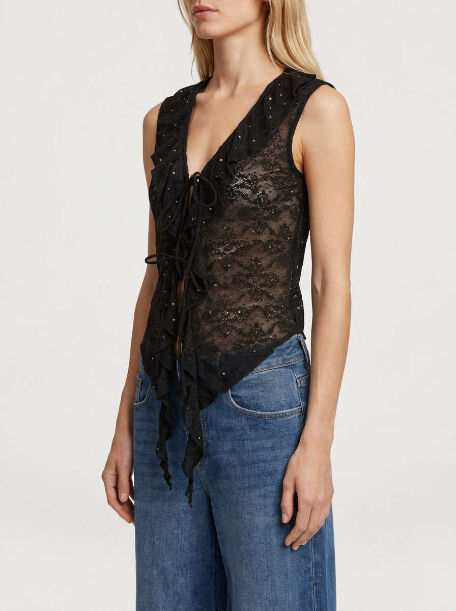 Polera de Encaje con Tachas y Amarras