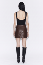 Falda Short de Ecocuero con Hebilla
