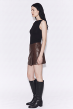 Falda Short de Ecocuero con Hebilla
