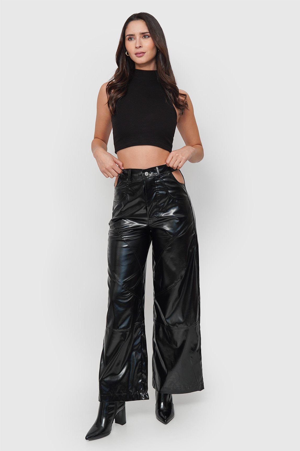 Pantalón Cut Out Efecto Piel Brillante