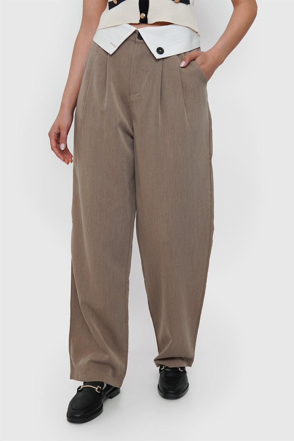 Pantalón Sastrero Pretina Doble con Botón
