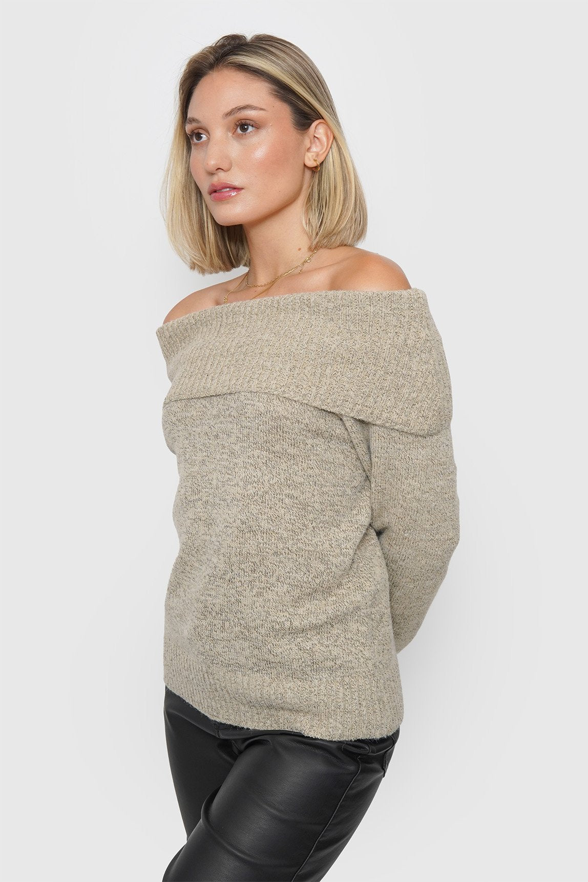 Sweter Hombros Descubiertos