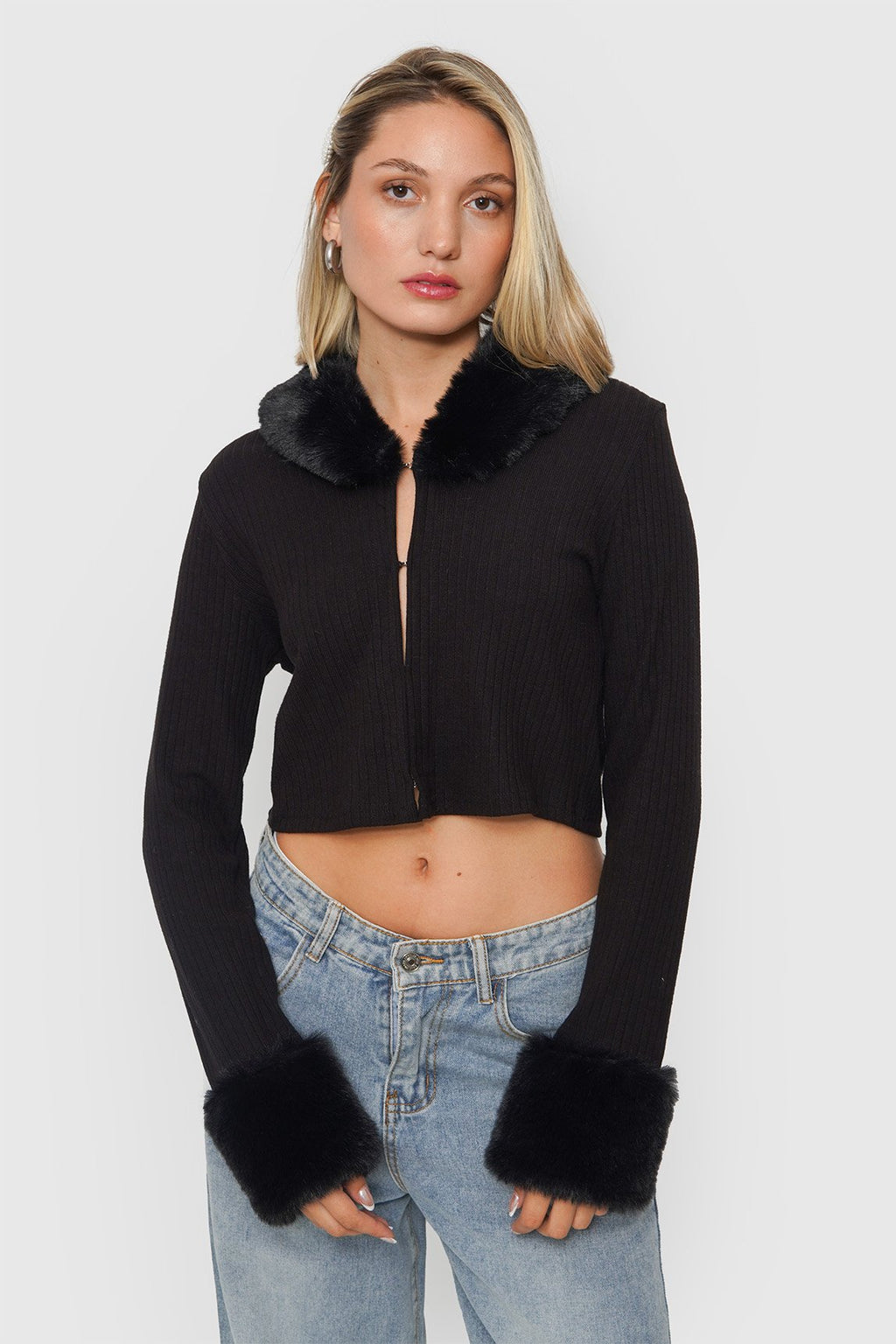 Chaleco con Aplicación de Piel (cuello desmontable)