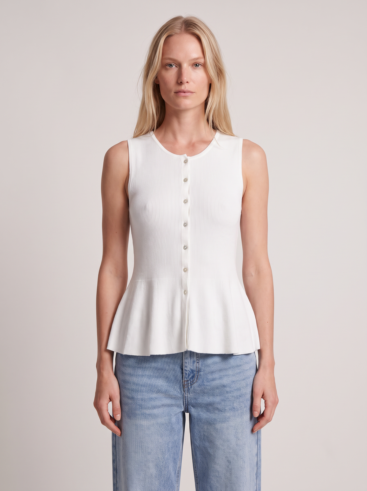 Chaleco Canutón Peplum Botones Nácar