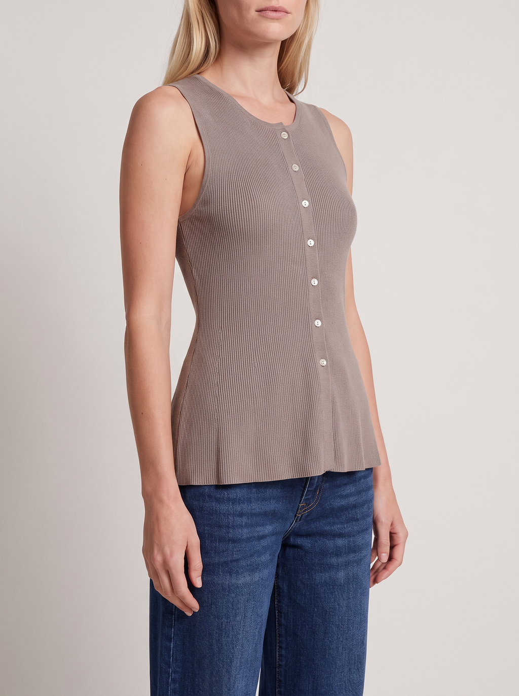 Chaleco Canutón Peplum Botones Nácar