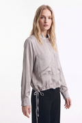Blusa de Satín con Bolsillos y Ajuste Inferior