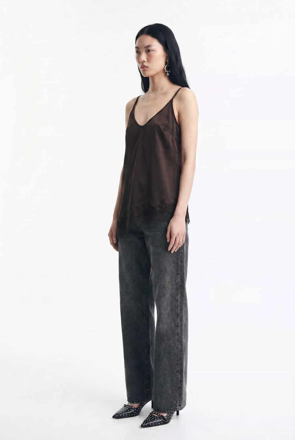Top Lencero Satinado con Encaje y Corte Diagonal
