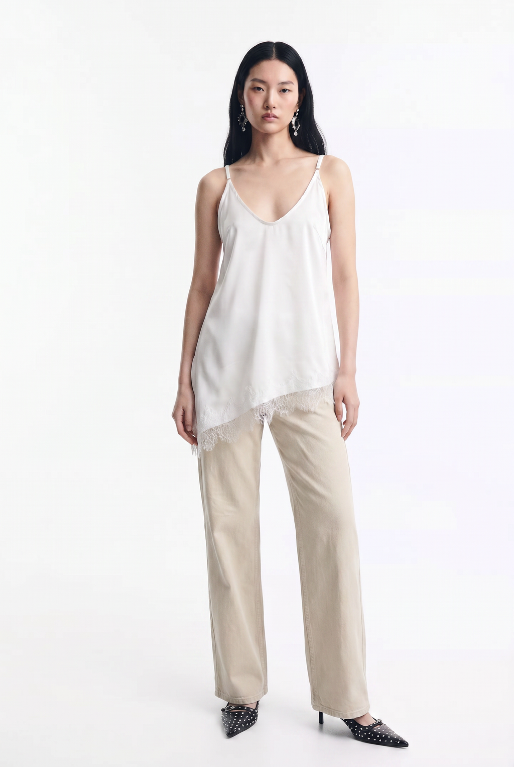 Top Lencero Satinado con Encaje y Corte Diagonal