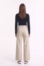 Pantalón Tiro Alto con Costura Frontal