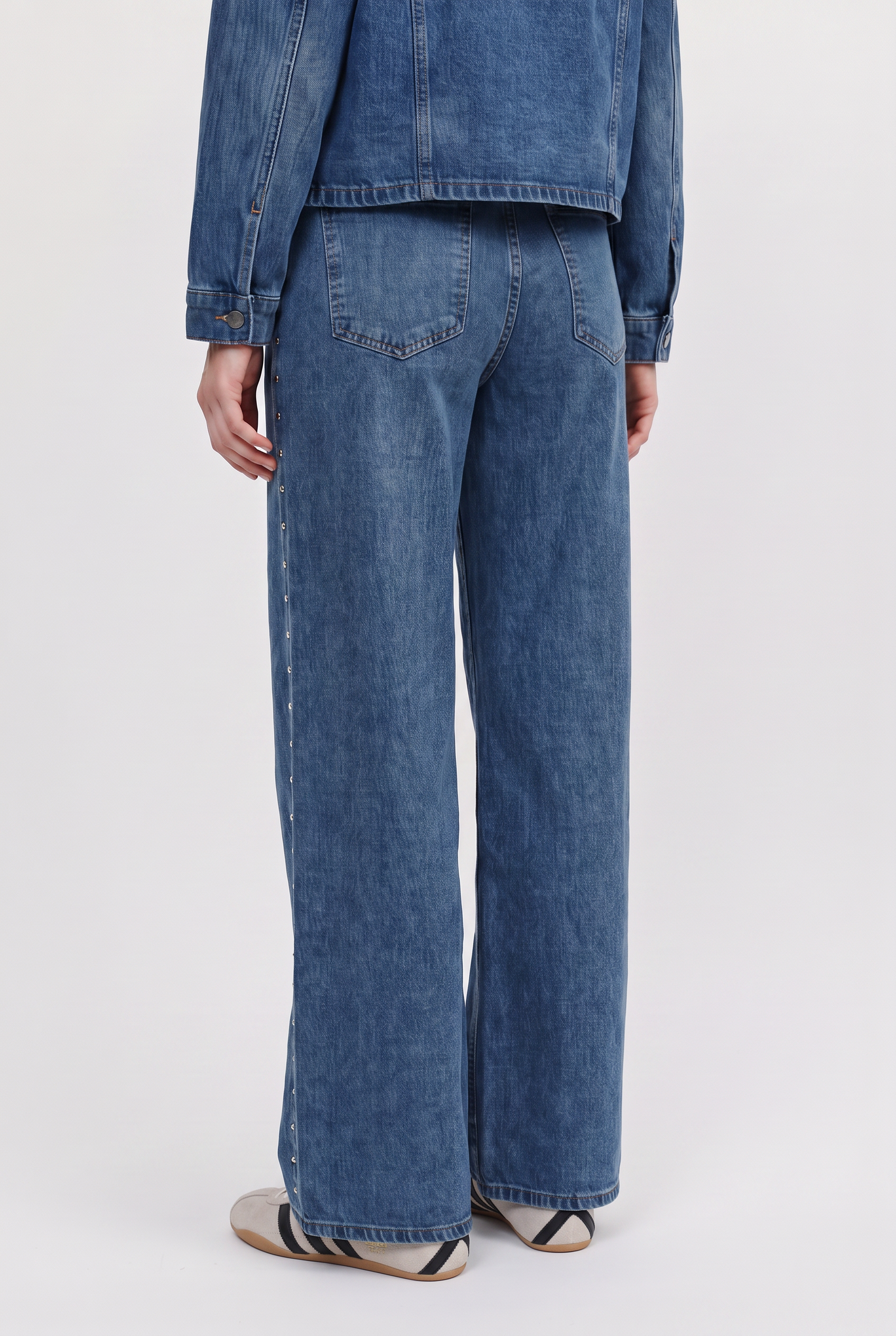 Jeans Wide Leg Elasticados con Tachas Laterales