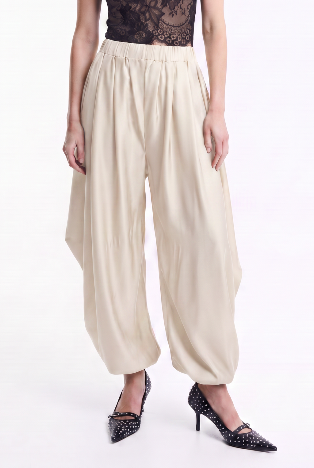 Pantalón Satín Corte Punta con Bolsillos