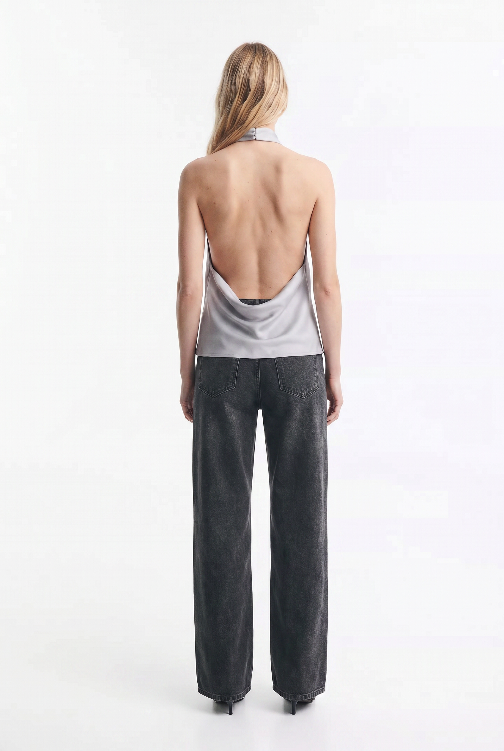 Top Halter de Satín Elegante