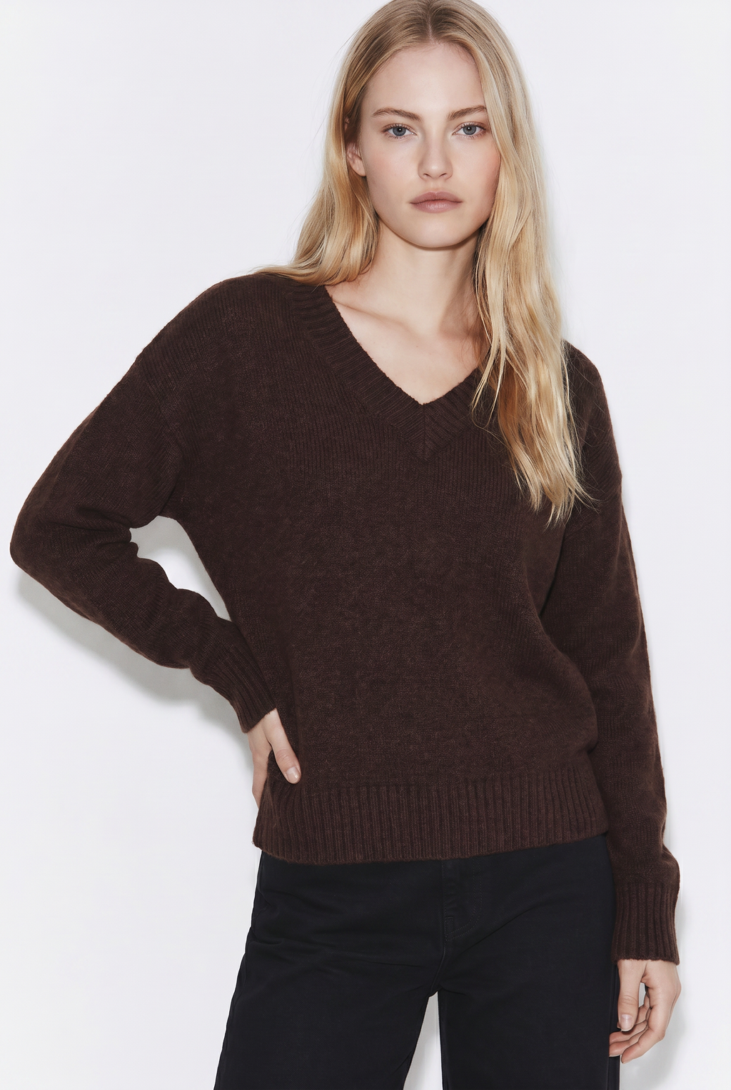 Sweater Cuello V Clásico