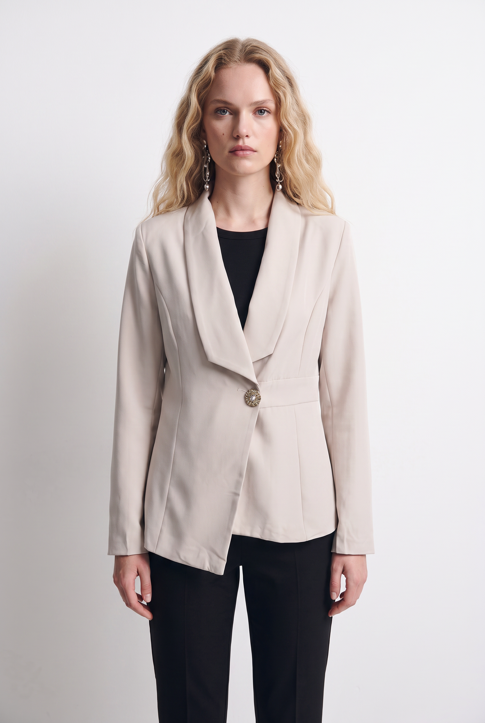 Blazer de Mujer Elegante con Botón Joya
