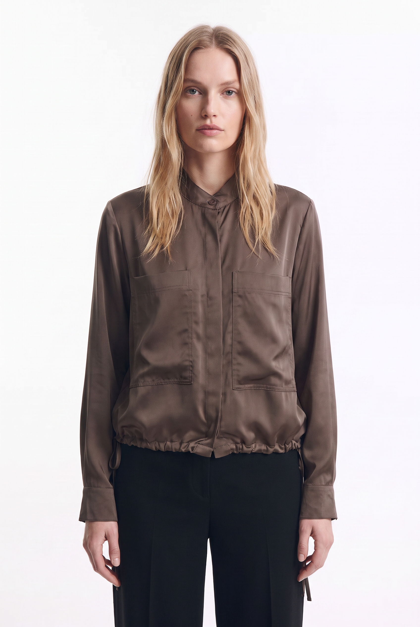 Blusa de Satín con Bolsillos y Ajuste Inferior