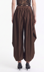 Pantalón Satín Corte Punta con Bolsillos