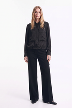 Blusa de Satín con Bolsillos y Ajuste Inferior