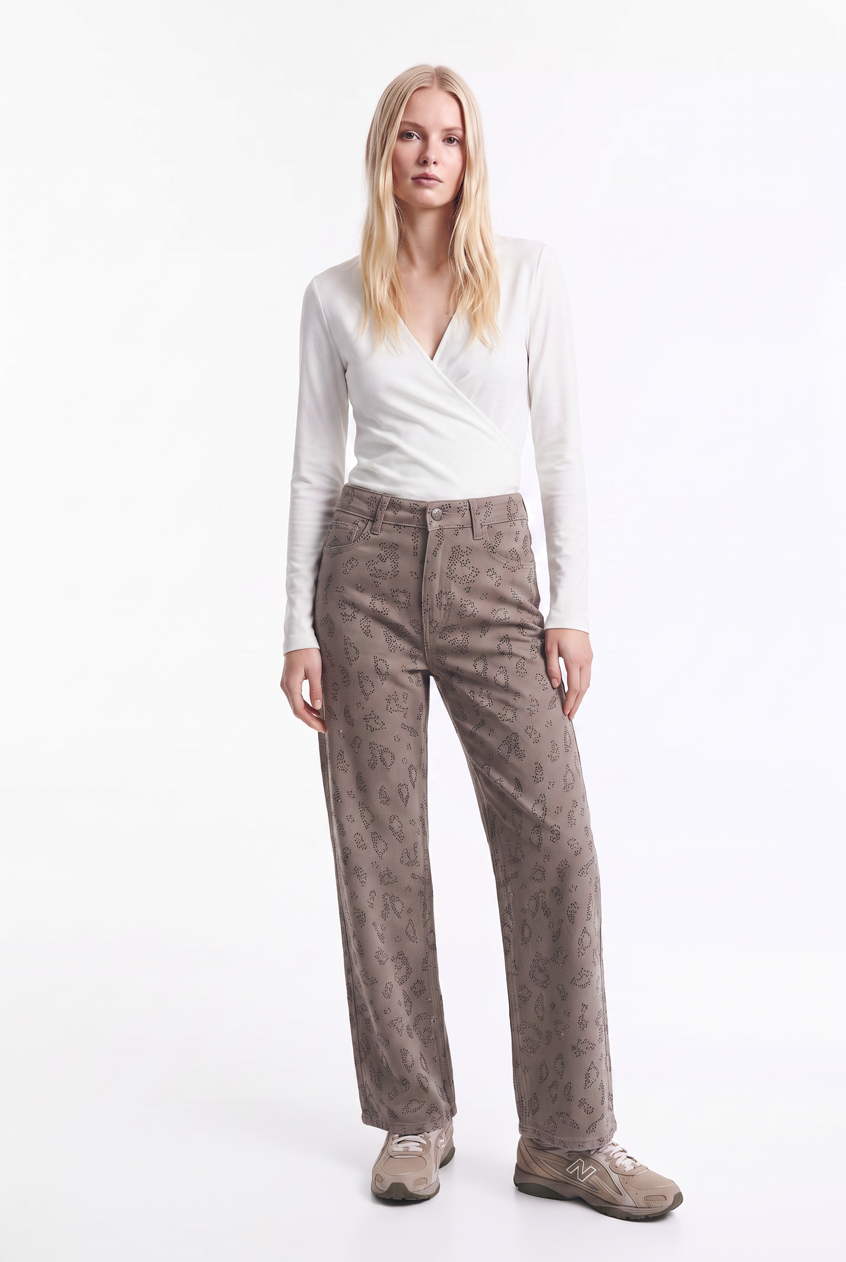 Jeans Elasticados de Tiro Alto con Strass Animal Print