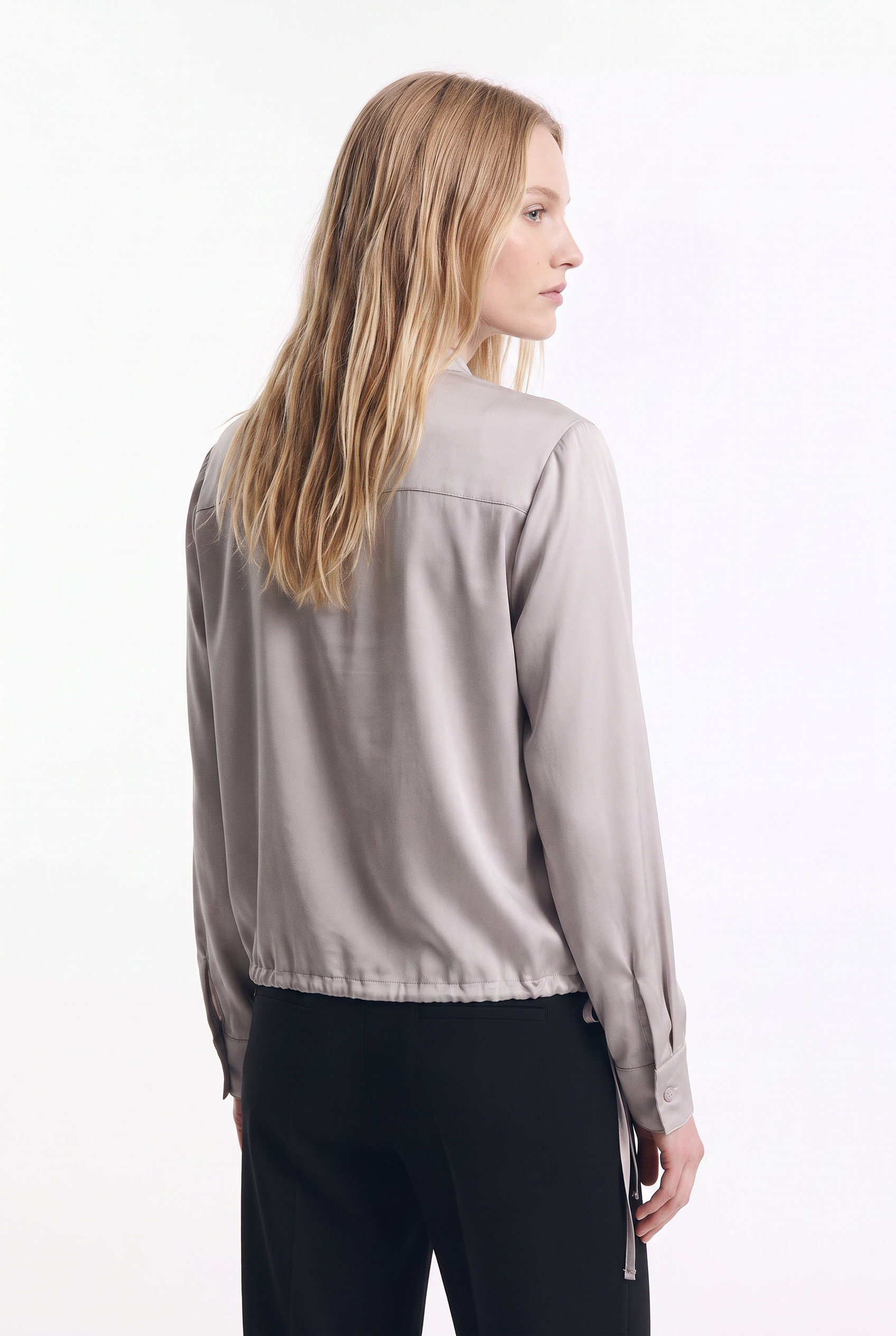 Blusa de Satín con Bolsillos y Ajuste Inferior