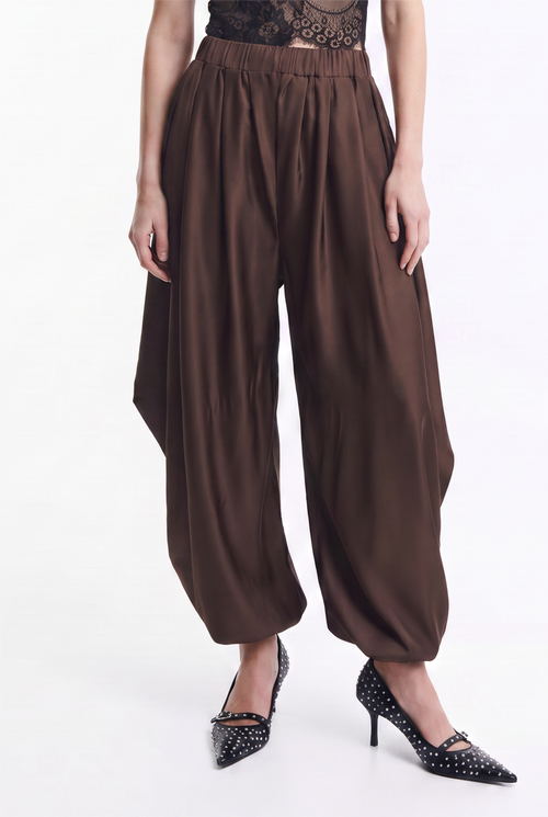 Pantalón Satín Corte Punta con Bolsillos