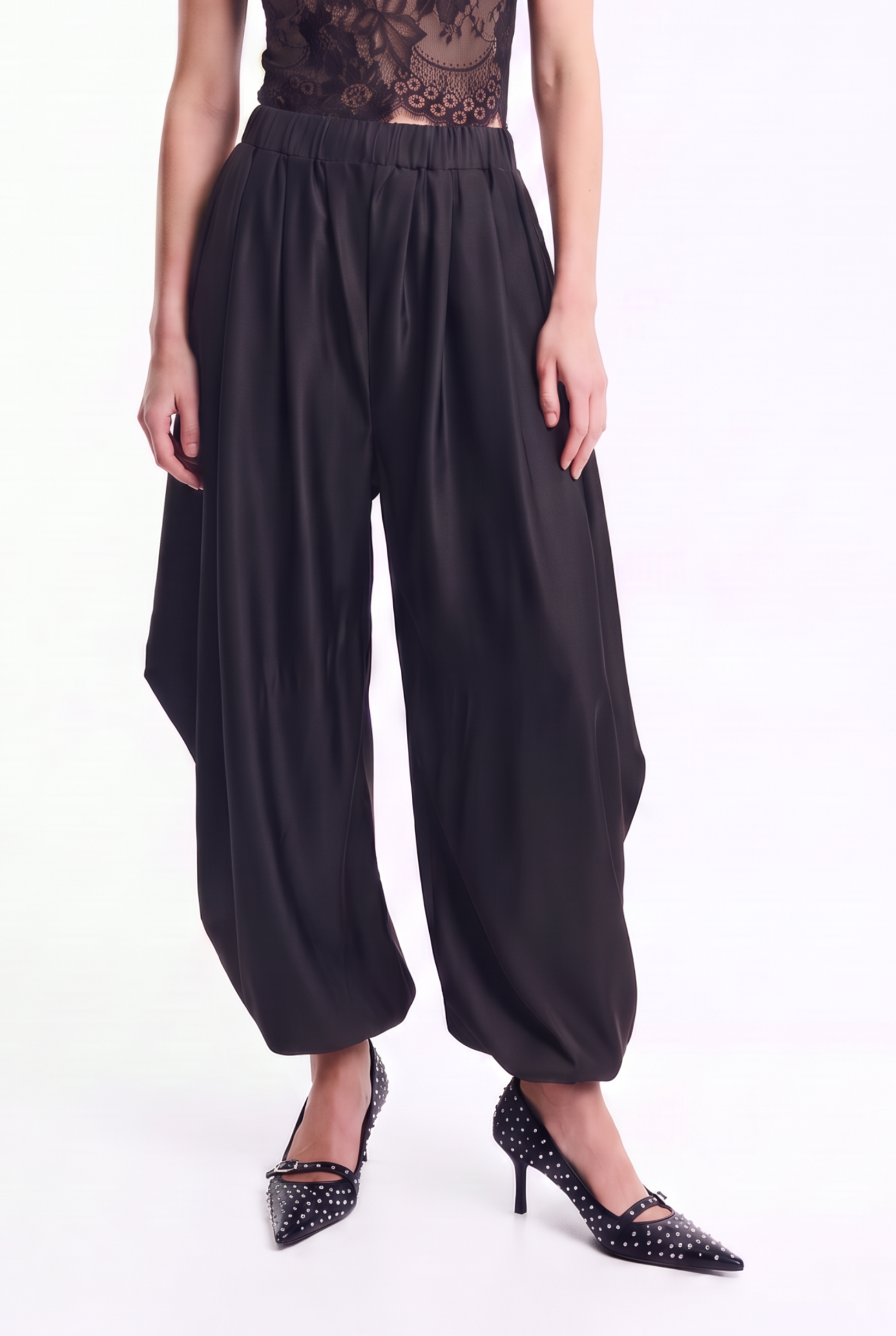 Pantalón Satín Corte Punta con Bolsillos