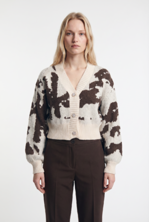 freepik_editar-la-imagen-de-la-mo_2814577277