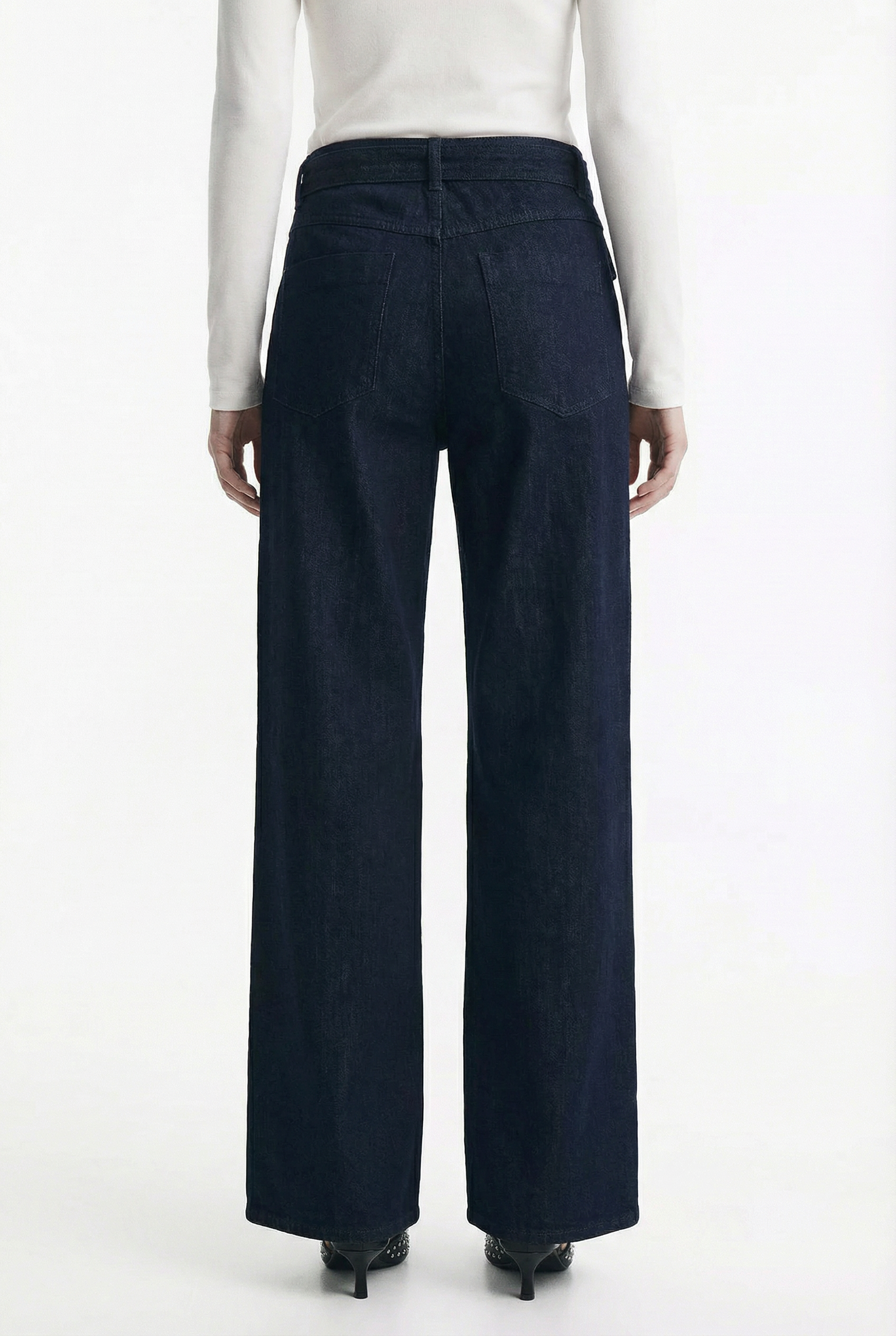 freepik_usa-img1-maniqui-como-ref_2759697454