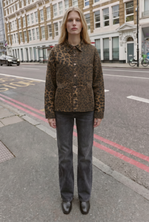 freepik_usa-la-imagen-2-modelo-en_2837600697