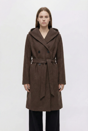 freepik_usa-la-imagen-de-la-model_2766138475